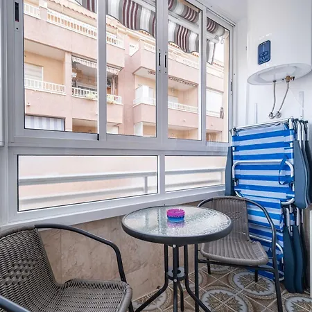 Calle Helsinki 23, With 2 Bedrooms , 200 Meters From Locos Apartamento