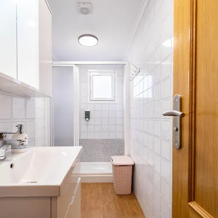 Calle Helsinki 23, With 2 Bedrooms , 200 Meters From Locos Apartment Torrevieja