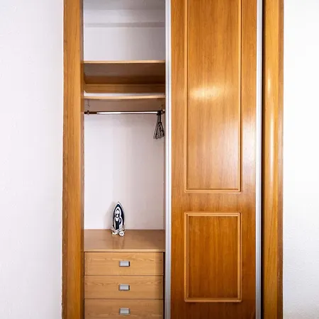 Calle Helsinki 23, With 2 Bedrooms , 200 Meters From Locos Apartment